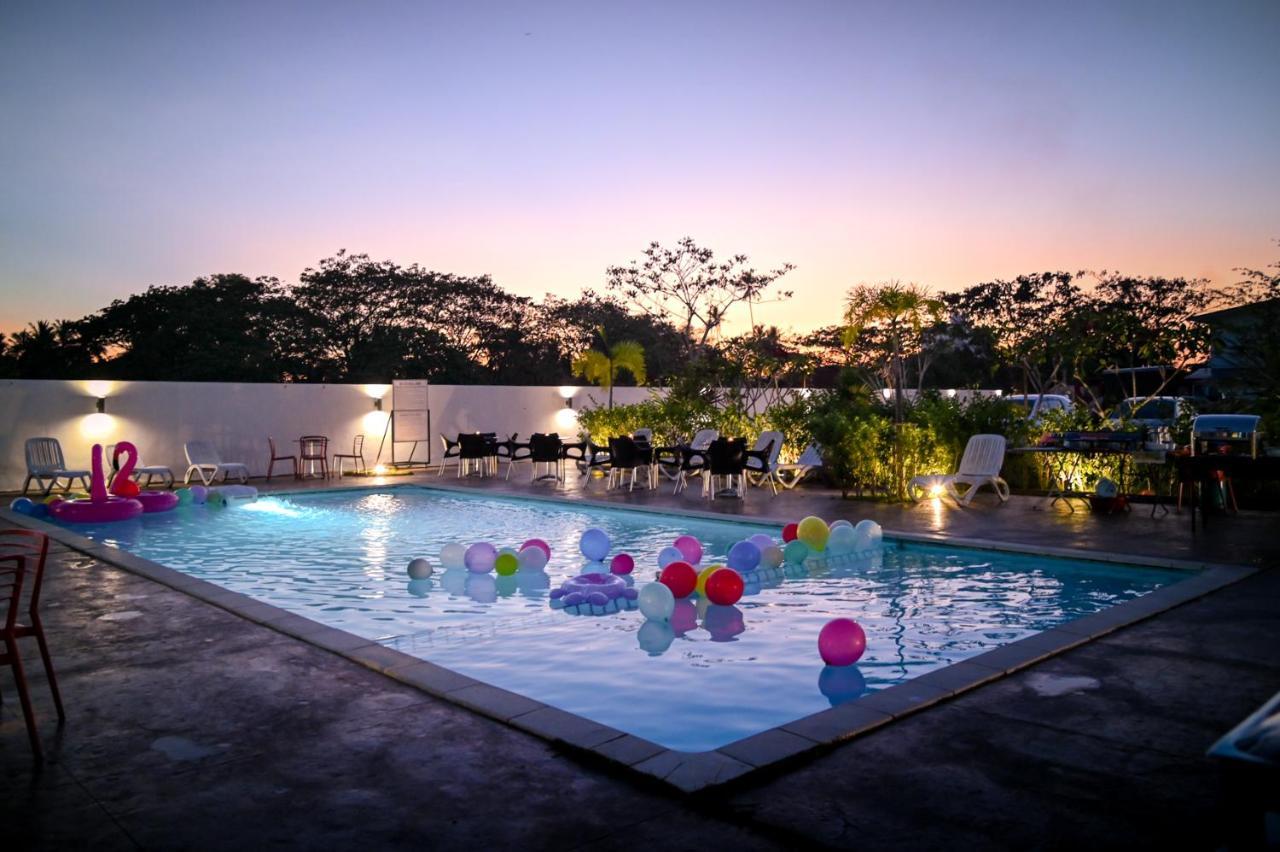 Riverra Inn Langkawi Kuah Εξωτερικό φωτογραφία